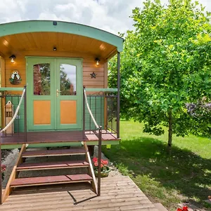 roulotte-au-paradis-des-animaux-2-a-4-personnes.hotels-rhonealpes.com/